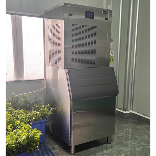 500公斤雪花制冰機(jī)交付舟山某火鍋店